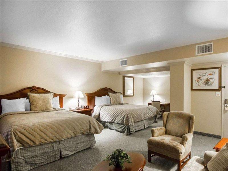 Liberty Hotel, Ascend Hotel Collection Cleburne Ngoại thất bức ảnh
