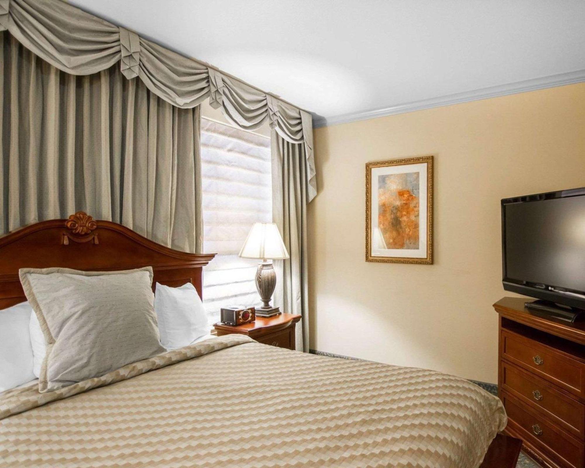 Liberty Hotel, Ascend Hotel Collection Cleburne Ngoại thất bức ảnh
