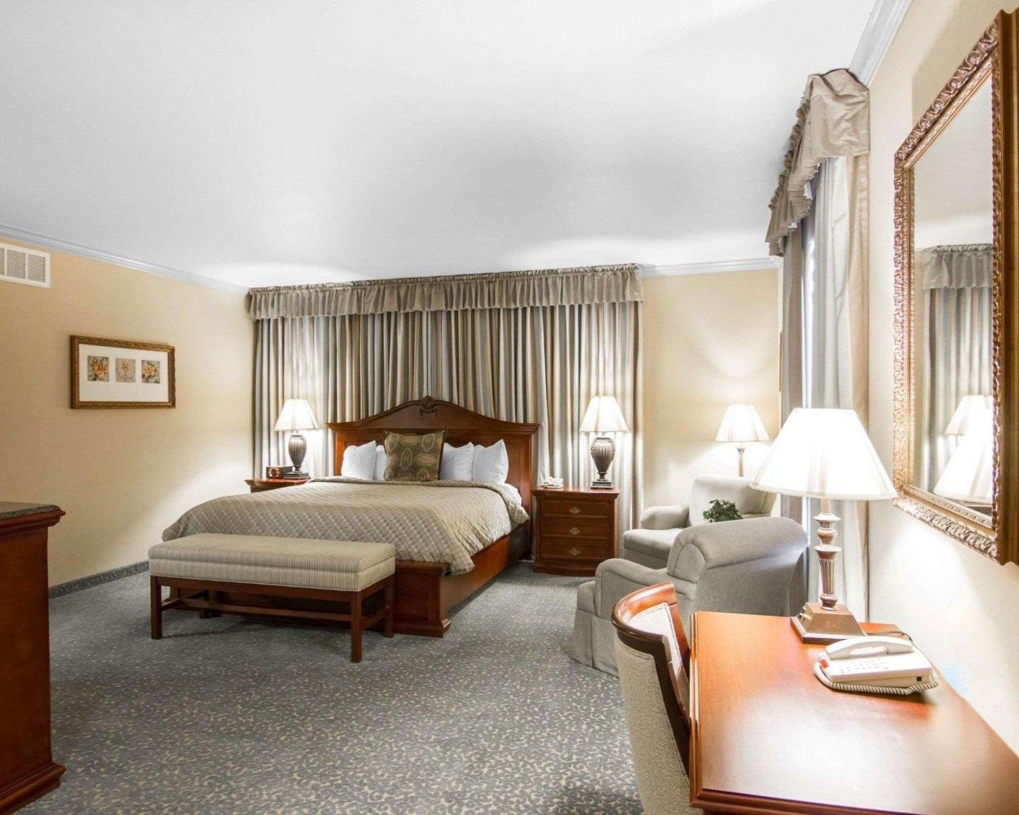 Liberty Hotel, Ascend Hotel Collection Cleburne Ngoại thất bức ảnh