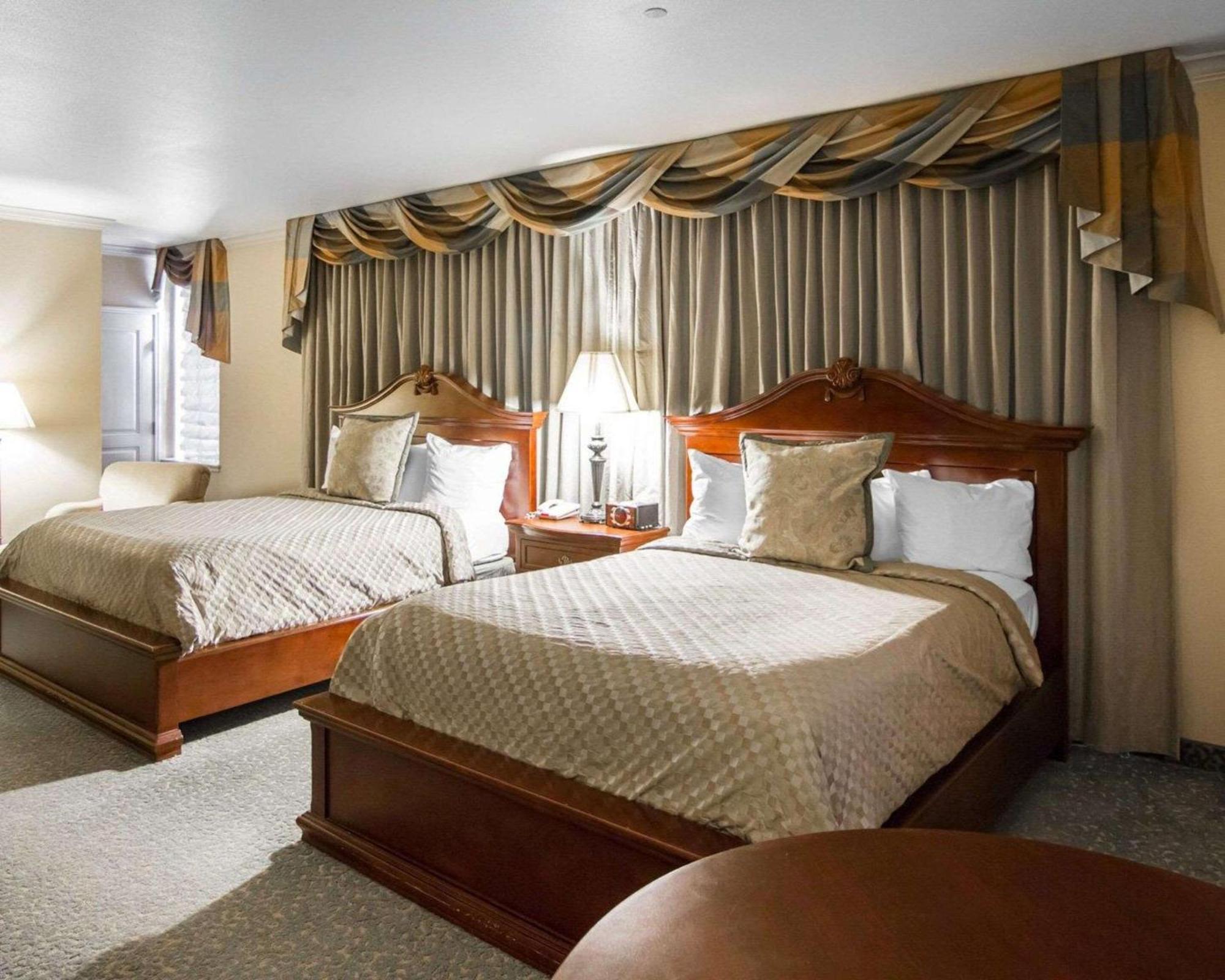 Liberty Hotel, Ascend Hotel Collection Cleburne Ngoại thất bức ảnh